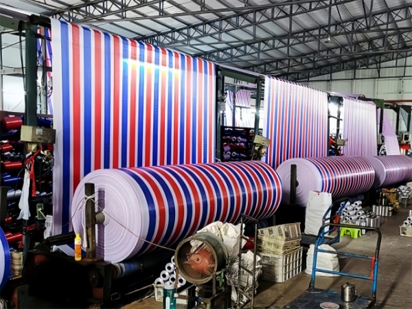 天津塘沽滨海新区户外防雨彩条布与普通塑料布的性能区别